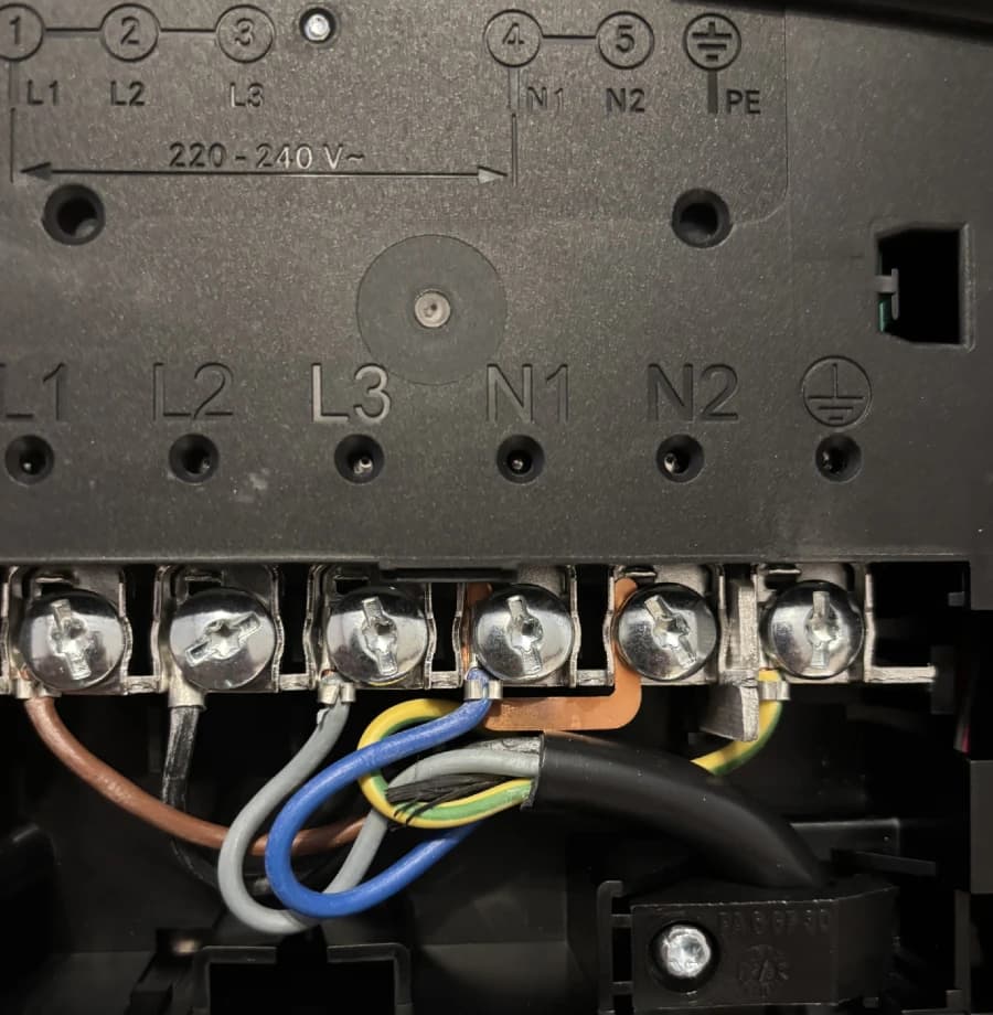 Så monterar du strömkabelen i BORA M Pure