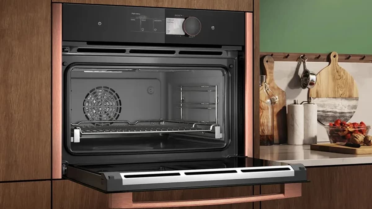 Kompaktugn med mikro från Neff