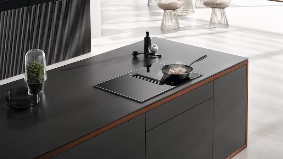 10. Miele - KMDA 7473 FR-U Silence - 80 cm induktionshäll med fläkt (44 390 kr)