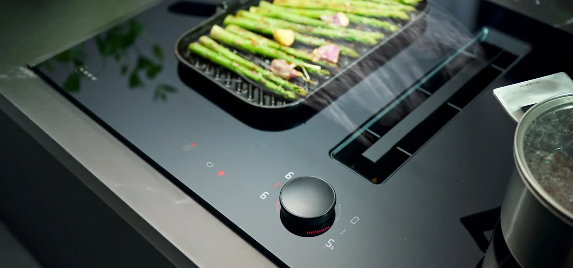 Neff - Spishäll med inbyggd fläkt